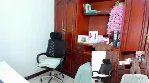 Snapshot of nicolettryan chatting on October 20, 12:05 pm Nicolett Ryan  online show from October 20, 12:05 pm