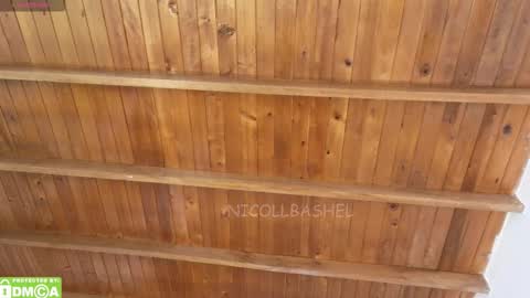 Nicoll  Independent model online show from November 19, 6:30 pm