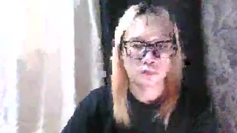 Nicolle online show from April 19, 10:01 pm