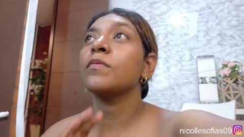 Snapshot of nicolle4 chatting on June 25, 2:11 am nicolle4 online show from June 25, 2:11 am