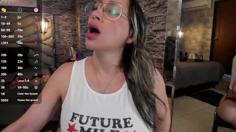 Snapshot of nicolle__doll chatting on June 4, 8:26 pm Nicolle online show from June 4, 8:26 pm