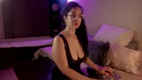 Mrs Nicolle online show from February 9, 1:22 am