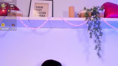 nicolle_evanss_ online show from February 25, 4:33 am