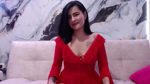 nicolle gomes online show from November 18, 10:47 pm
