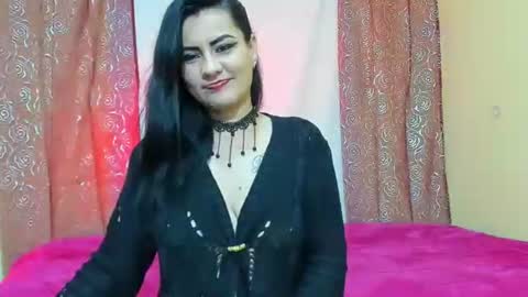 nicolle gomes online show from May 13, 11:11 pm