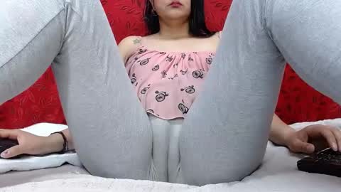 Snapshot of nicolleowens chatting on September 19, 9:37 pm NICOLLE online show from September 19, 9:37 pm