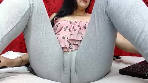 Snapshot of nicolleowens chatting on October 29, 9:49 pm NICOLLE online show from October 29, 9:49 pm