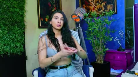 Nicolle online show from October 17, 11:02 am