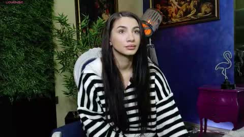 Nicolle online show from December 3, 10:35 am