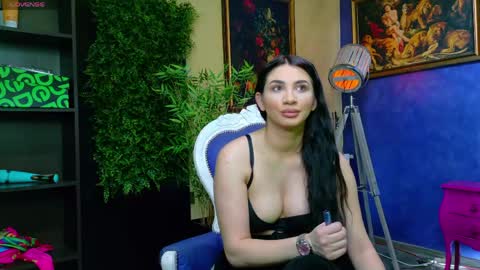 Nicolle online show from April 14, 10:43 am