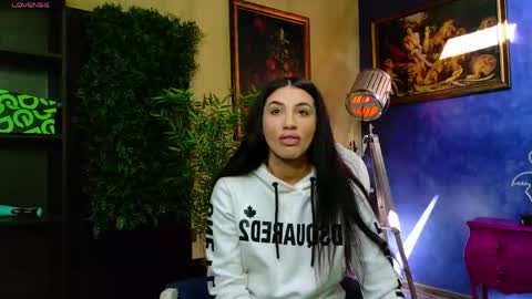 Nicolle online show from April 22, 7:11 am