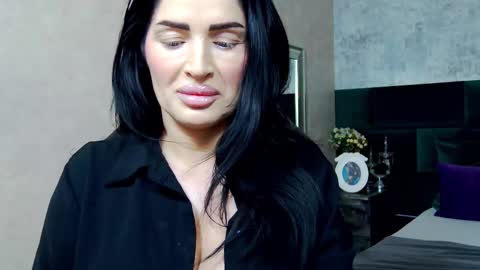 Nicolle online show from September 13, 5:57 pm