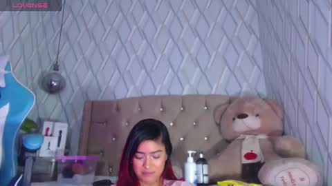 Nicolle Miley online show from March 5, 5:18 am