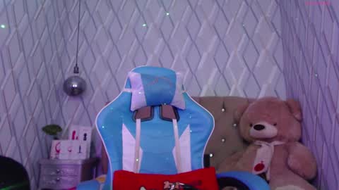 Nicolle Miley online show from March 6, 1:48 am