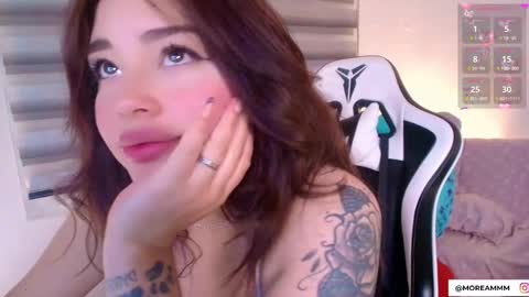 Snapshot of nicolthompsonn chatting on December 1, 12:59 am Nicol online show from December 1, 12:59 am