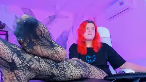 Snapshot of nielletablossom chatting on February 20, 2:24 pm Nellie online show from February 20, 2:24 pm