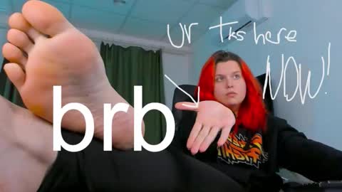 Snapshot of nielletablossom chatting on October 26, 2:06 am Nellie online show from October 26, 2:06 am