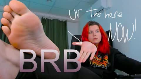 Snapshot of nielletablossom chatting on October 28, 2:26 am Nellie online show from October 28, 2:26 am