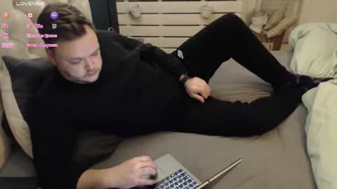 Snapshot of nielsgellen chatting on January 7, 10:45 pm nielsgellen online show from January 7, 10:45 pm