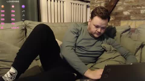 Snapshot of nielsgellen chatting on February 10, 8:24 pm nielsgellen online show from February 10, 8:24 pm