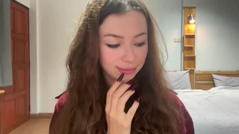 Aurora online show from October 28, 2:20 pm