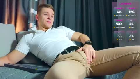 Snapshot of night_wwwolf chatting on December 17, 1:11 am Jameson online show from December 17, 1:11 am