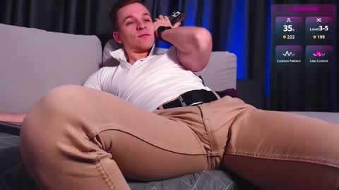 Snapshot of night_wwwolf chatting on December 23, 3:04 am Jameson online show from December 23, 3:04 am