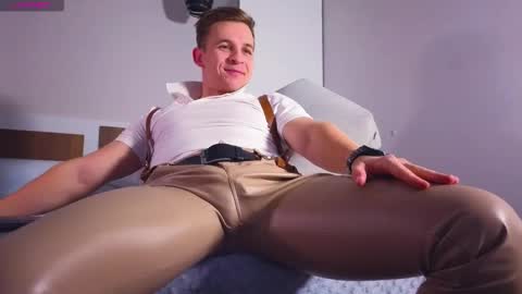 Snapshot of night_wwwolf chatting on January 9, 2:09 pm Jameson online show from January 9, 2:09 pm