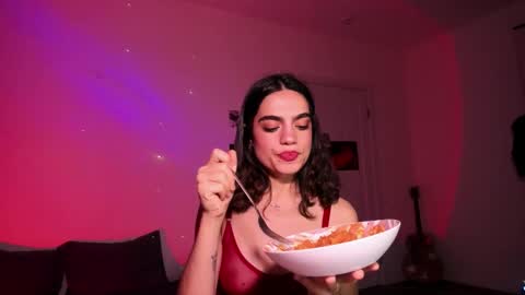 Snapshot of nightfloatt chatting on November 27, 9:22 am Daisy online show from November 27, 9:22 am