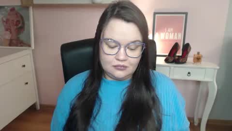 Snapshot of nightholly chatting on February 16, 5:14 am Holly online show from February 16, 5:14 am