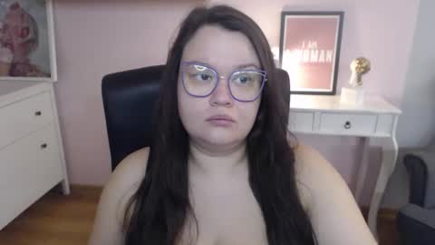 Snapshot of nightholly chatting on March 3, 7:47 am Holly online show from March 3, 7:47 am