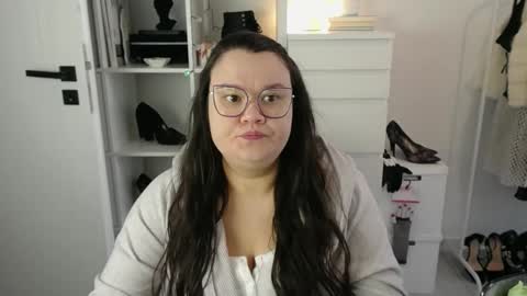 Snapshot of nightholly chatting on March 9, 7:23 am Holly online show from March 9, 7:23 am