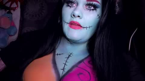 nightshade8807 online show from October 25, 4:31 am