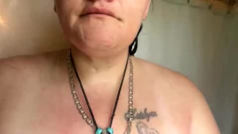 nightshade8807 online show from October 25, 5:40 pm