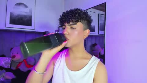 Snapshot of niick_twink chatting on October 20, 8:09 pm niick_twink online show from October 20, 8:09 pm