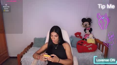 Snapshot of niickylovee chatting on June 22, 4:31 am Nicolle Bustamante online show from June 22, 4:31 am