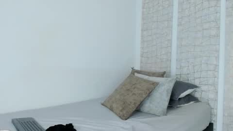 Niicole online show from November 19, 7:03 pm