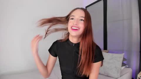 Niicole online show from February 28, 5:47 pm