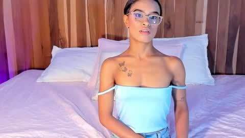 Nicole Leroy online show from April 23, 12:15 pm