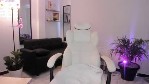 Snapshot of niicoleta chatting on October 2, 7:43 pm Niicoleta  online show from October 2, 7:43 pm