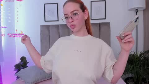 Snapshot of niicoleta2 chatting on November 23, 8:52 pm Niicoleta online show from November 23, 8:52 pm