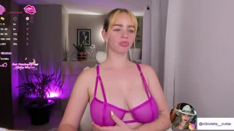 Niicoleta  online show from April 9, 2:55 am