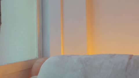 of Nylasweet online show from December 3, 6:06 pm