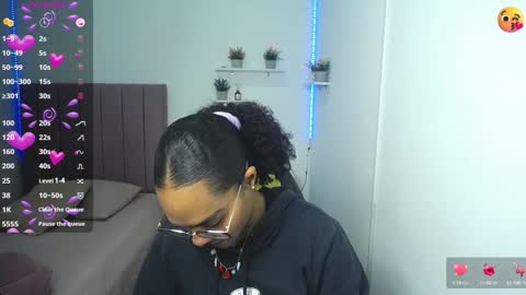          online show from December 18, 3:55 pm