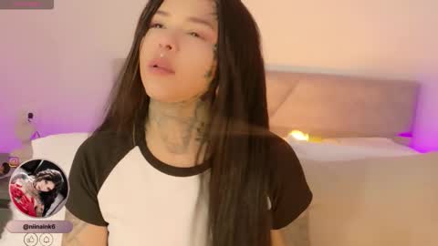 Snapshot of niinaink chatting on November 20, 12:05 pm NINAINK online show from November 20, 12:05 pm