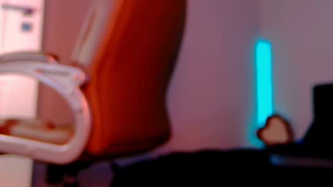 Niinarosee online show from April 7, 4:51 pm