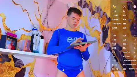 Snapshot of nijinsky_latinboy chatting on September 10, 10:37 am Nijinsky online show from September 10, 10:37 am