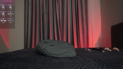 Nik online show from February 1, 5:00 pm