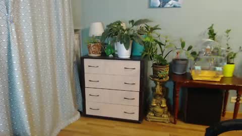 Snapshot of nika_black111 chatting on May 6, 6:46 pm Nika online show from May 6, 6:46 pm