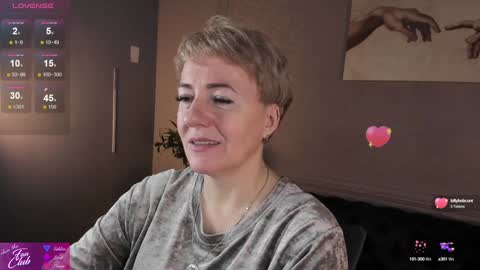 Snapshot of nika_smit chatting on December 7, 5:15 am Nika online show from December 7, 5:15 am